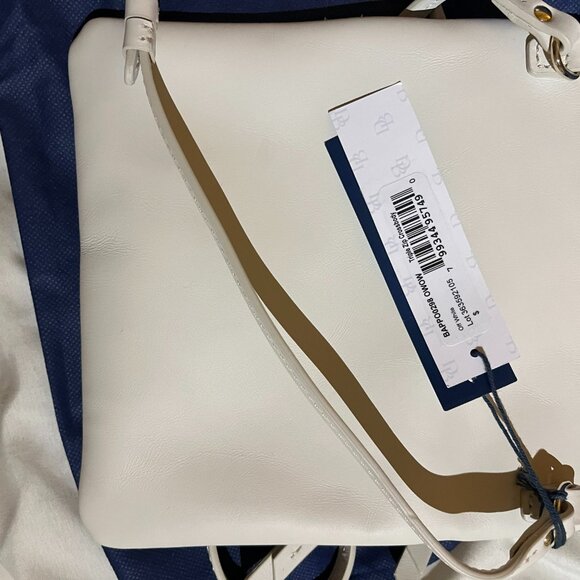 NEW WITH TAGS Dooney and Bourke White Leather Crossbody Dust Bag Triple Zipper - Picture 4 of 4